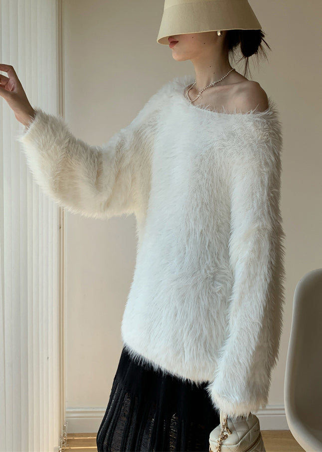 Well Tailored Sweater with a Graceful Silhouette