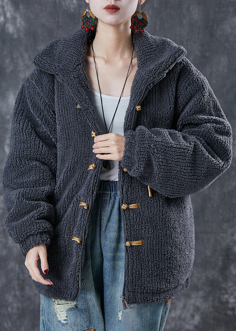 Beautifully Finished Coat in a Timeless Design