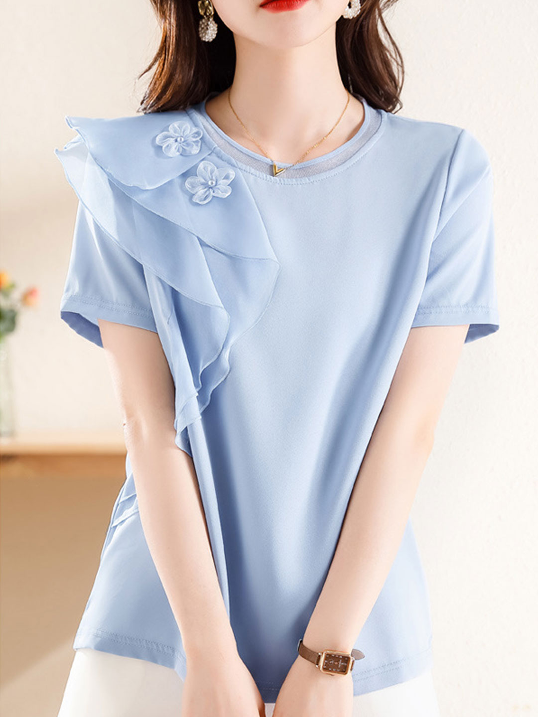Beautifully Finished Top in a Timeless Design