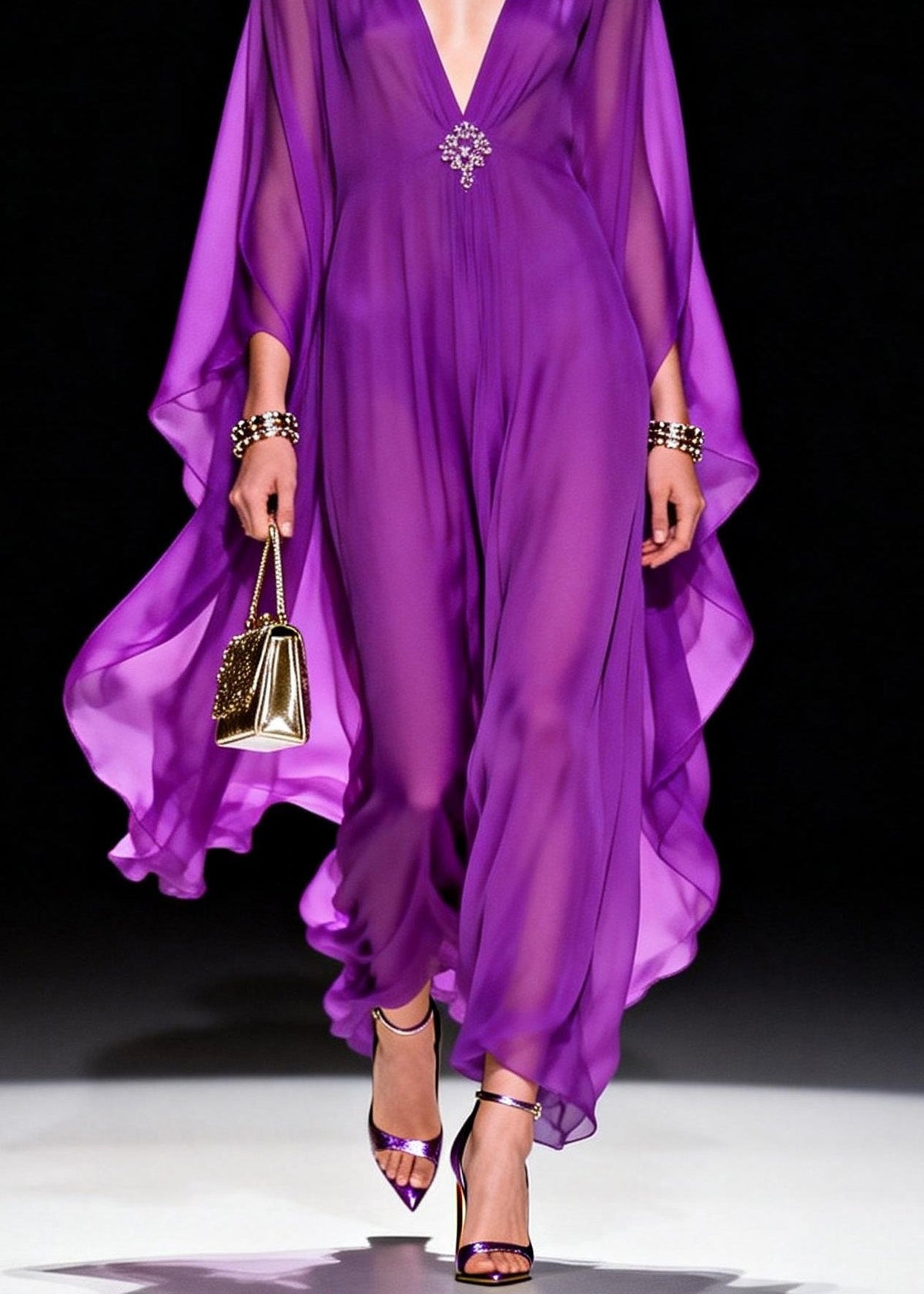 Beautifully Finished Dress in a Timeless Design