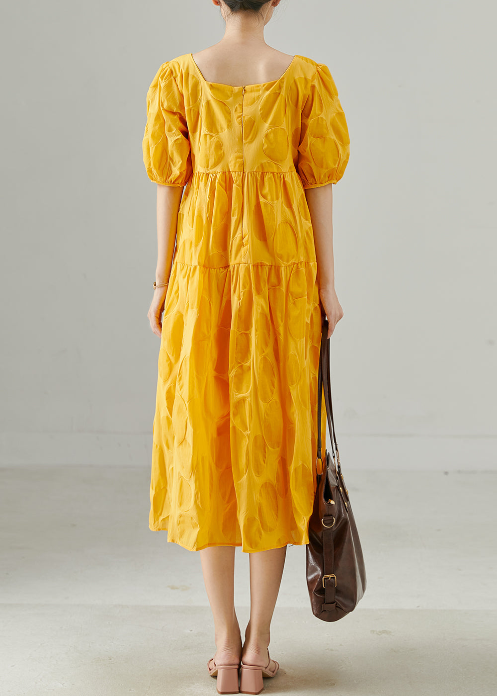 Well Tailored Dress with a Graceful Silhouette