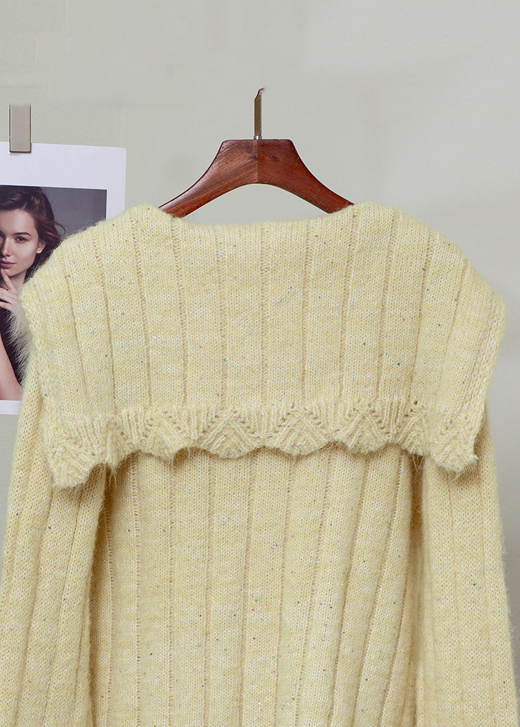 Classic Vintage Sweater with a Flattering Fit