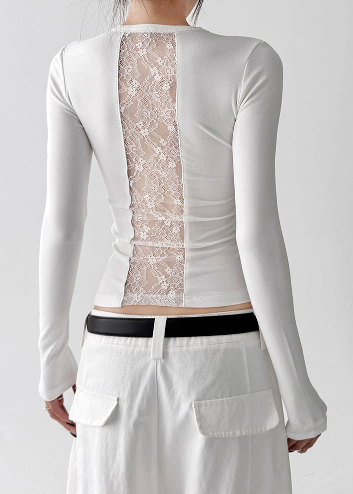 Well Tailored Blouse with a Graceful Silhouette