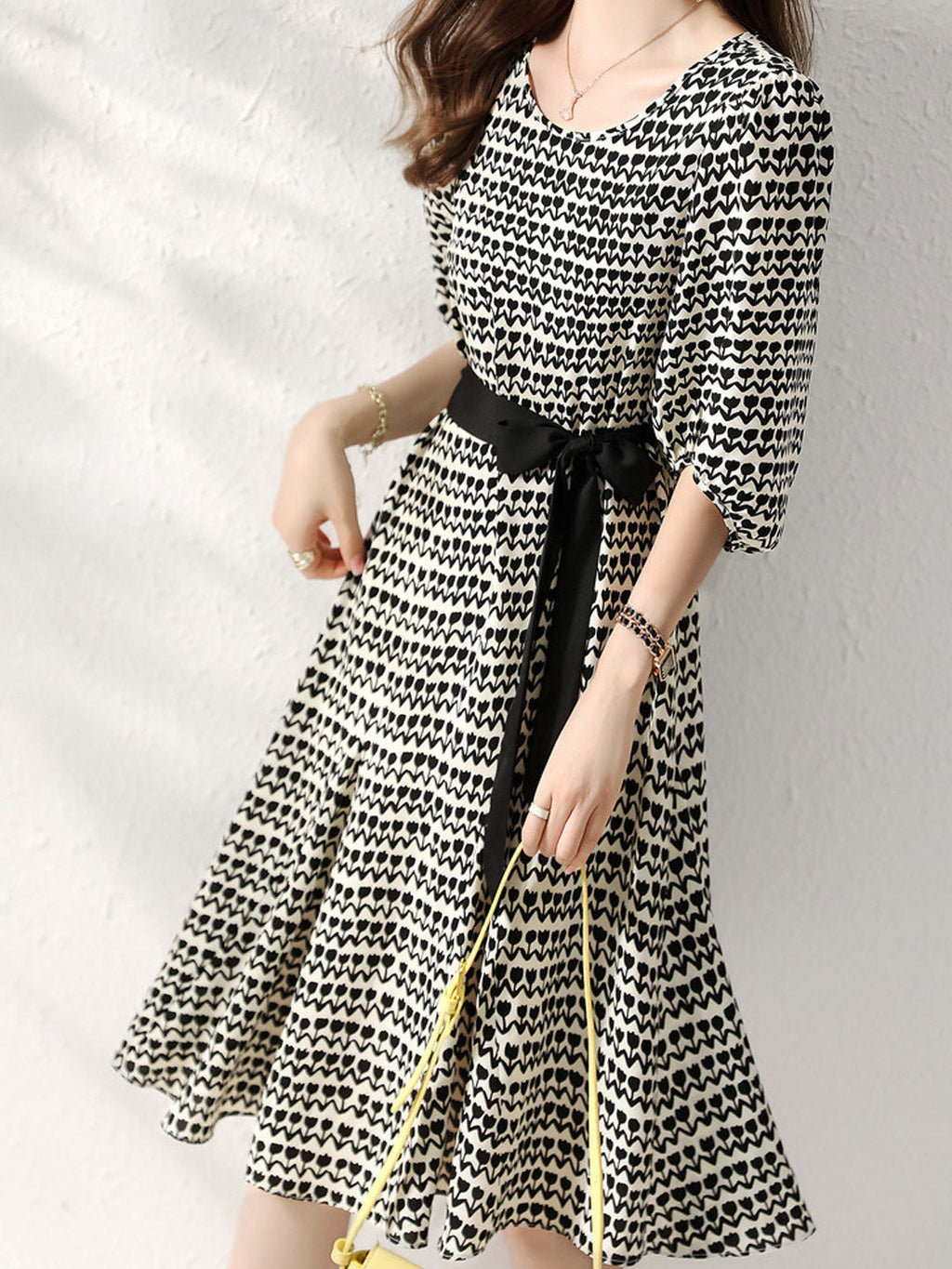 Classic Vintage Dress with a Flattering Fit