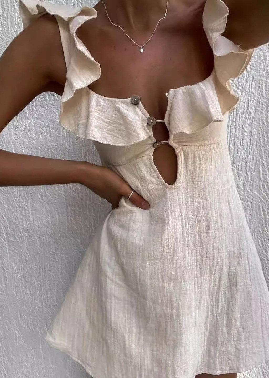 Beautifully Finished Dress in a Timeless Design