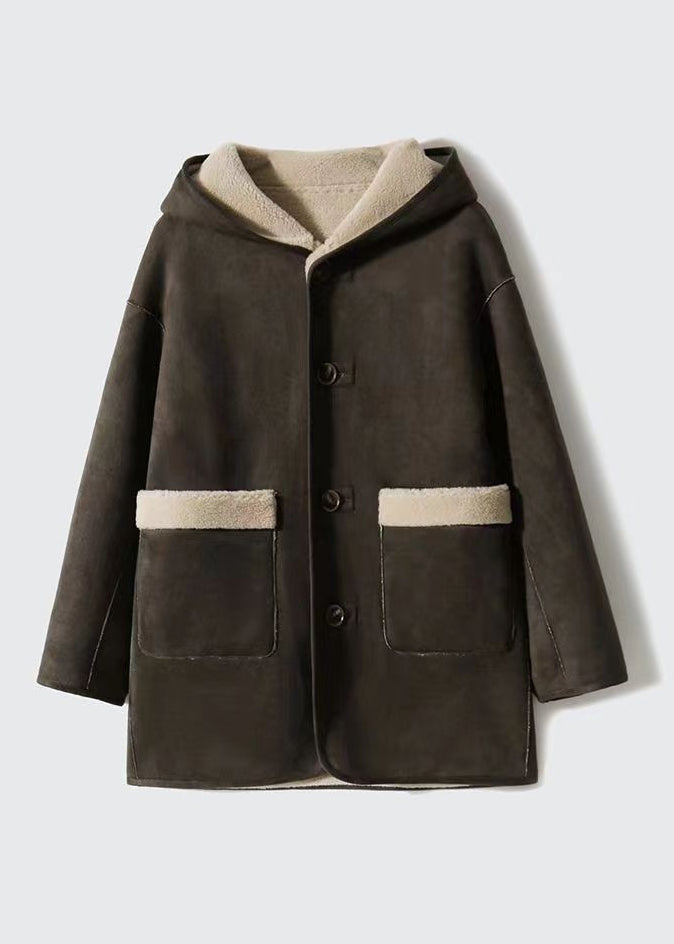 Sophisticated Coat with a Clean Classic Look