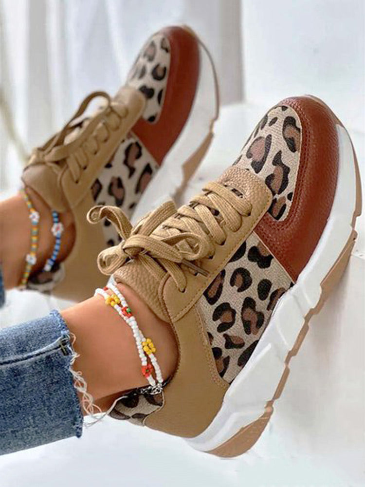 Classic Orthopedic Sneakers with Timeless Style