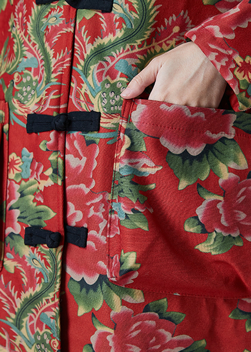 Beautifully Finished Coat in a Timeless Design