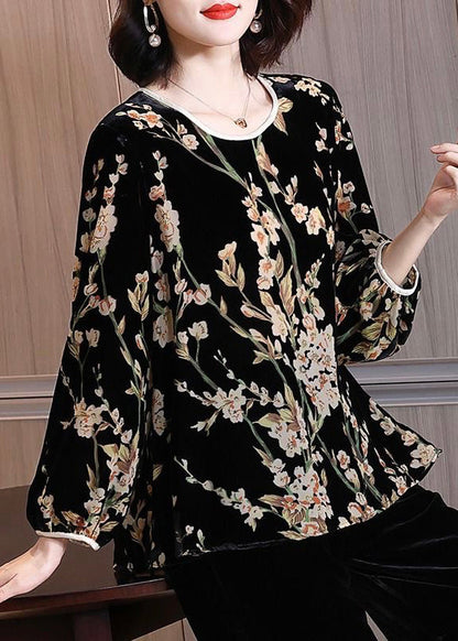 Effortlessly Elegant Top with a Timeless Design