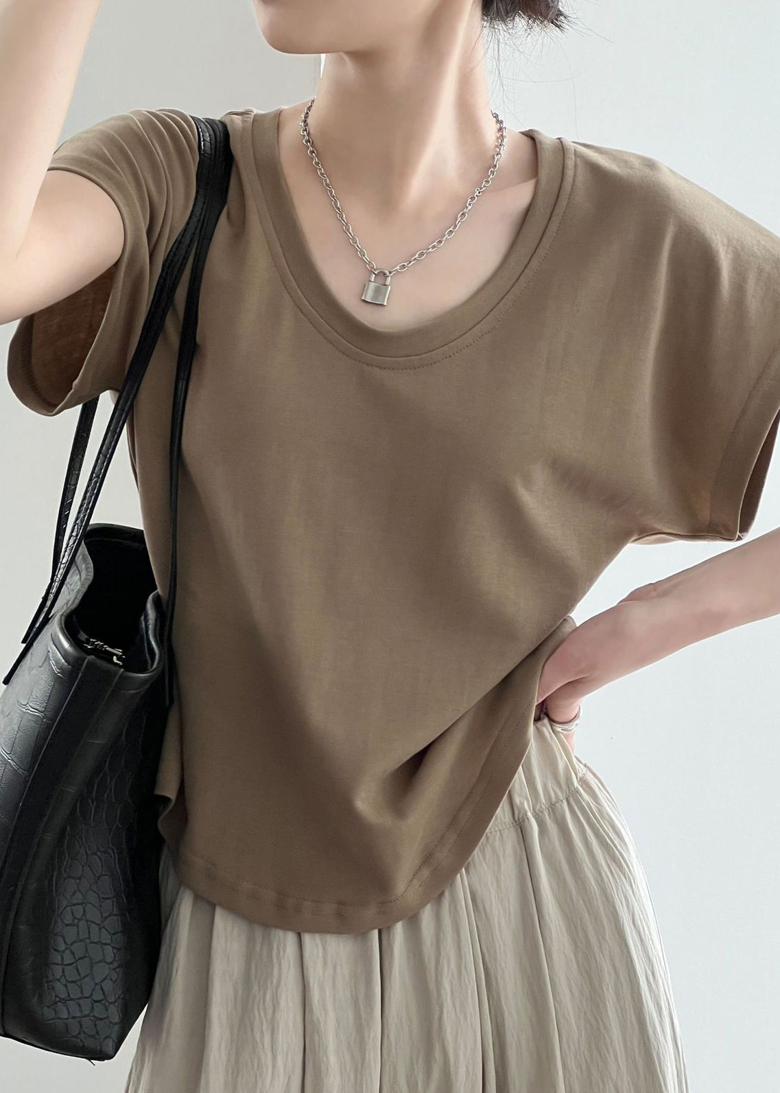 Effortlessly Elegant Shirt with a Timeless Design