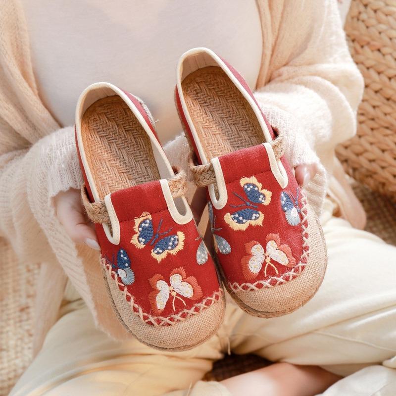 Chic Orthopedic Shoes with Unique Design
