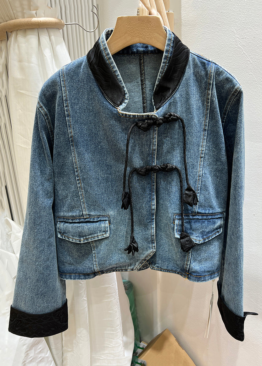 Effortlessly Elegant Coat with a Timeless Design