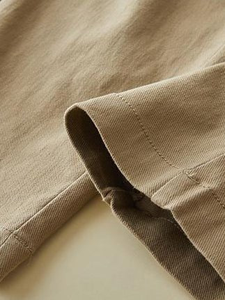 Effortlessly Elegant Pants with a Timeless Design