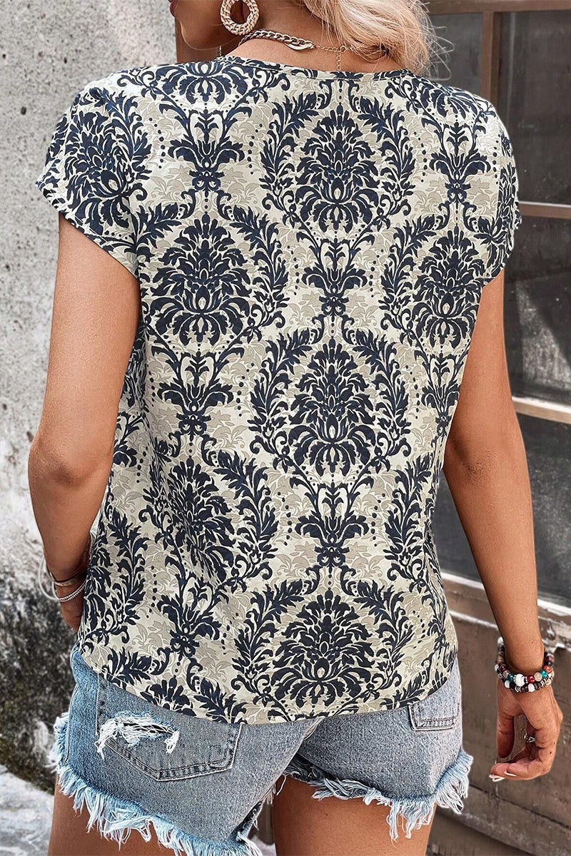 Beautifully Finished T-Shirt in a Timeless Design