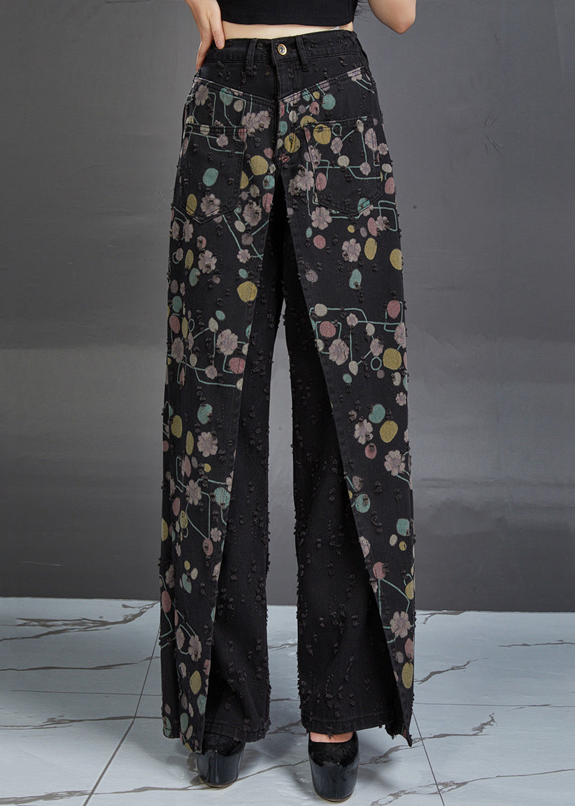 Effortlessly Elegant Pants with a Timeless Design