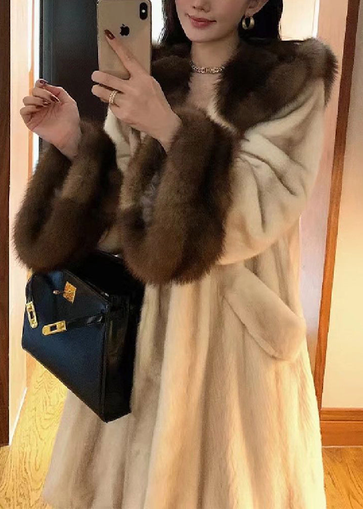 Effortlessly Elegant Coat with a Timeless Design