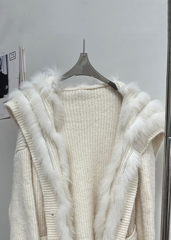 Well Tailored Coat with a Graceful Silhouette