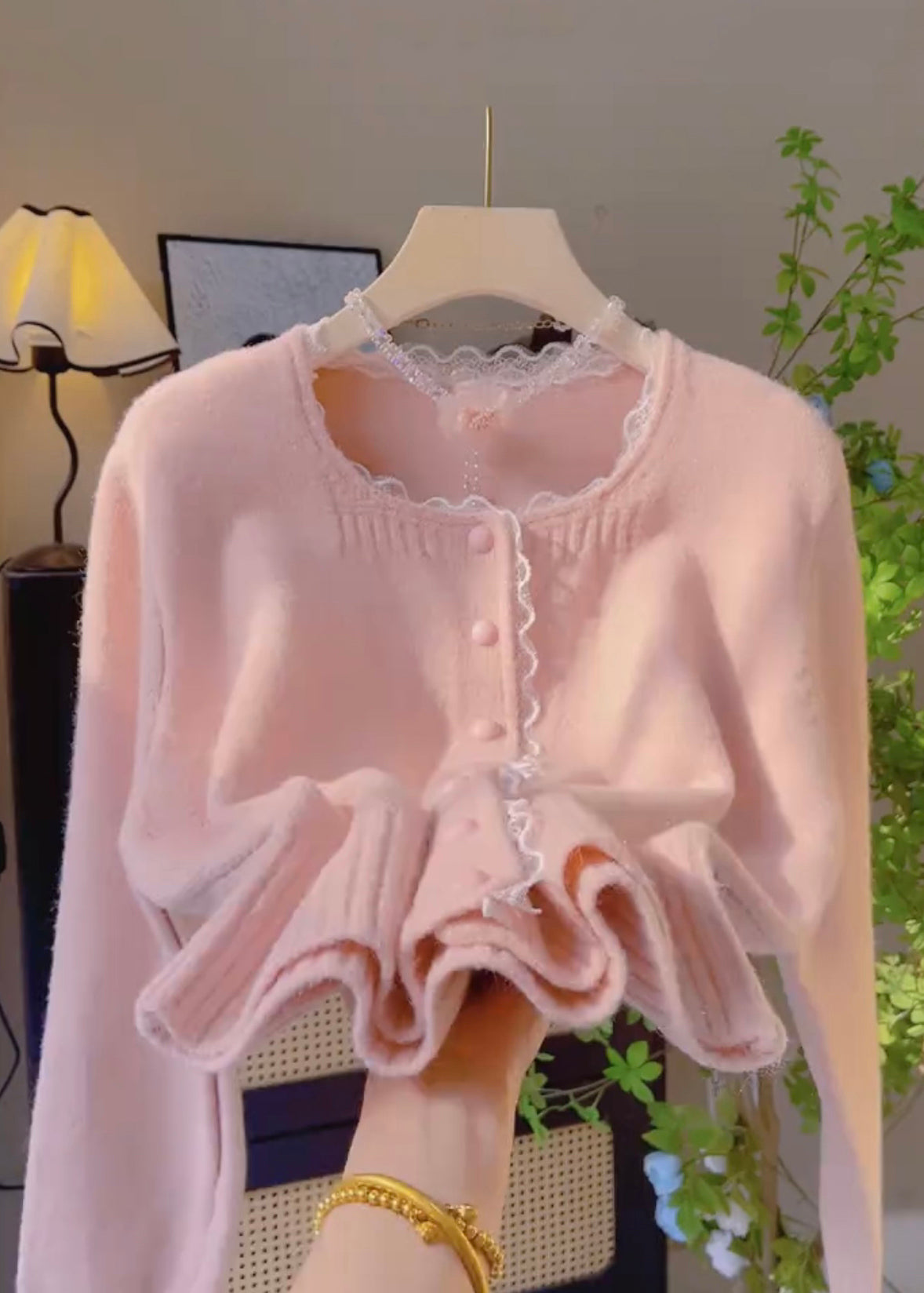 Elegantly Styled Cardigan for Everyday Wear