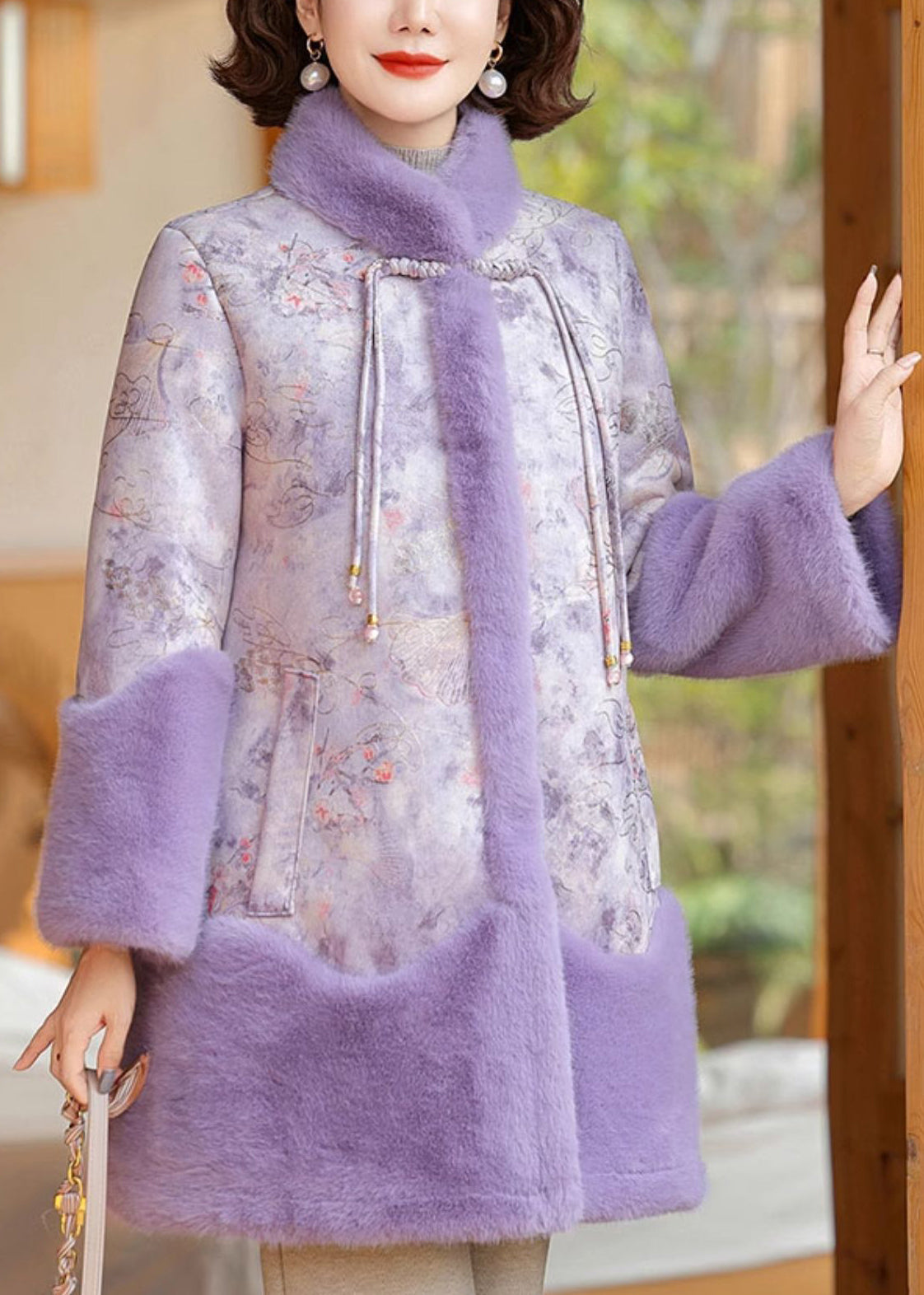 Effortlessly Elegant Coat with a Timeless Design