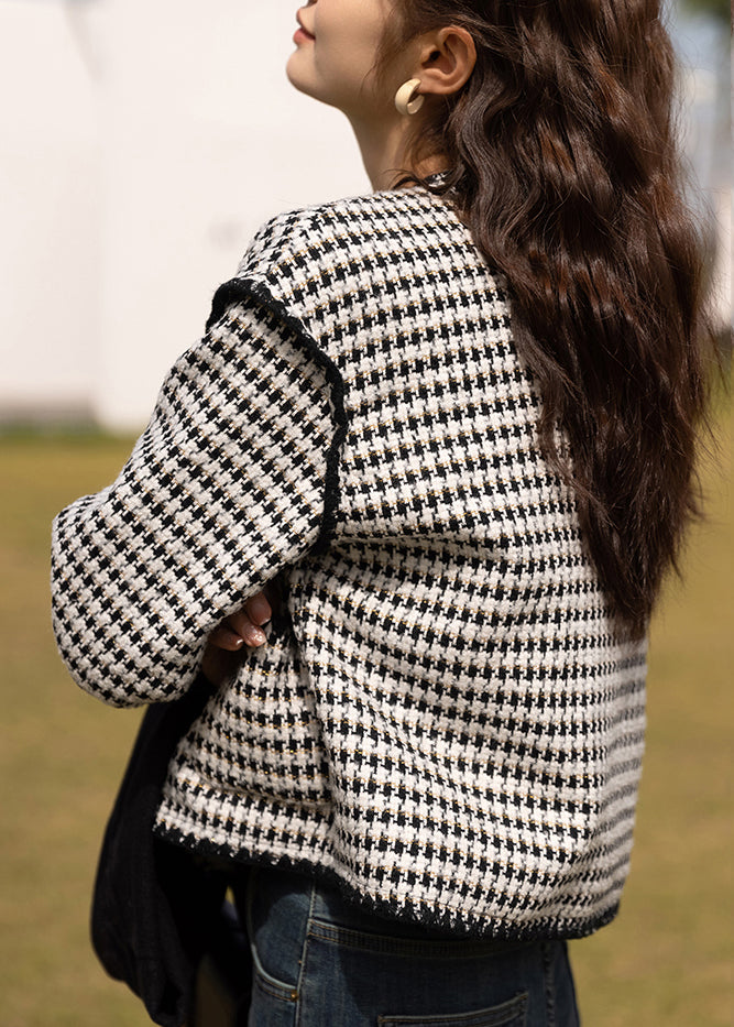Gracefully Styled Coat for Any Occasion