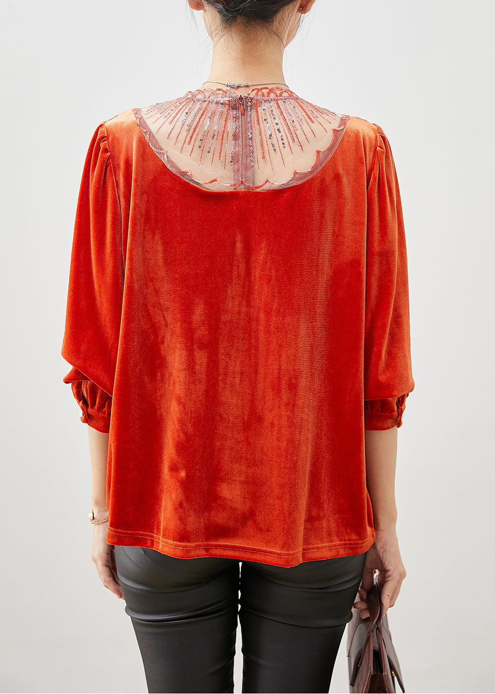 Effortlessly Elegant Shirt with a Timeless Design