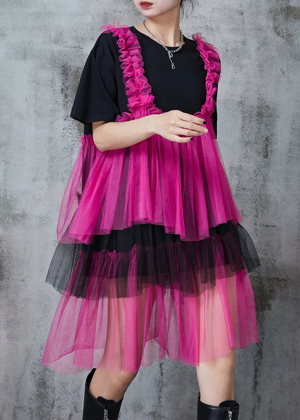 Well Tailored Dress with a Graceful Silhouette