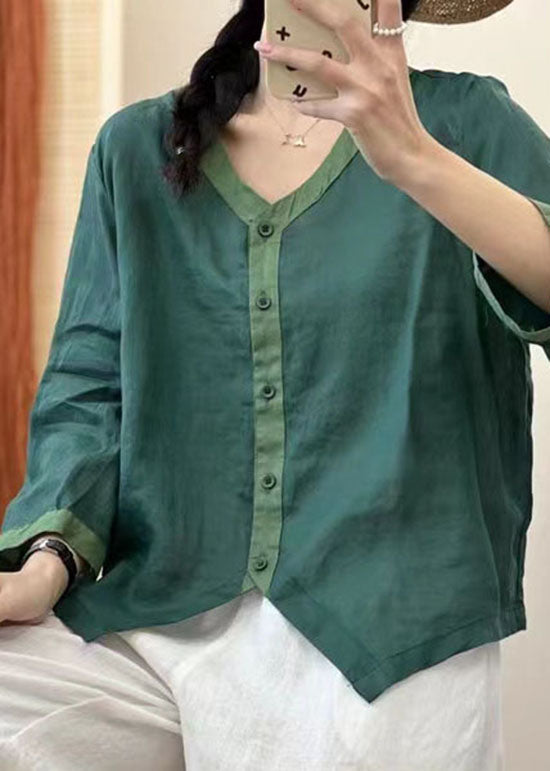 Classic Vintage Shirt with a Flattering Fit