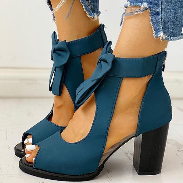 Graceful Orthopedic Sandals for Modern Look