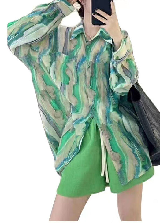 Classic Vintage Shirt with a Flattering Fit