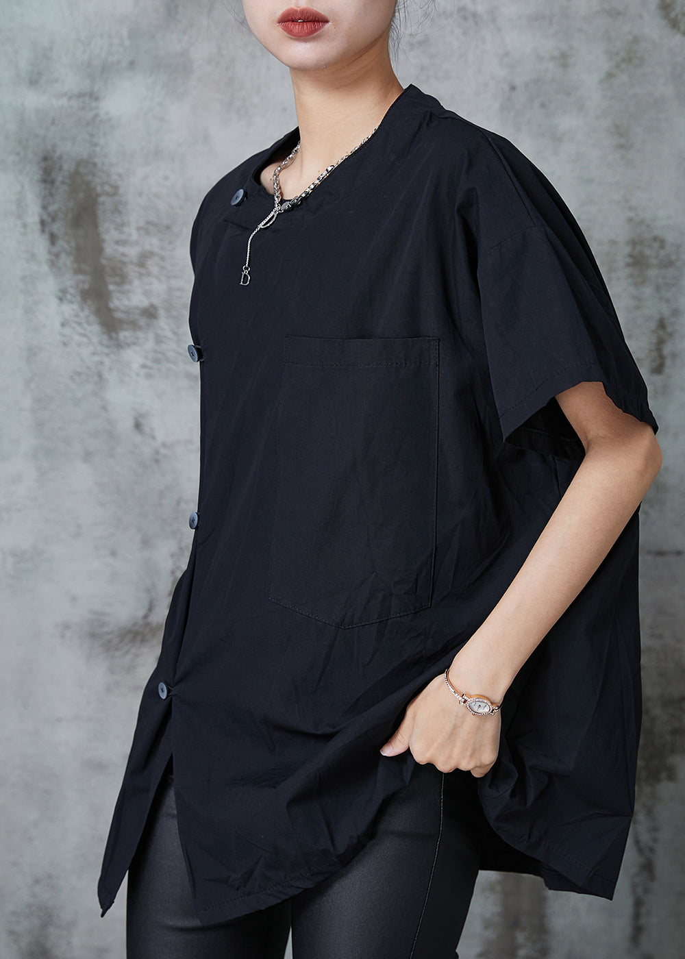 Well Tailored Shirt with a Graceful Silhouette