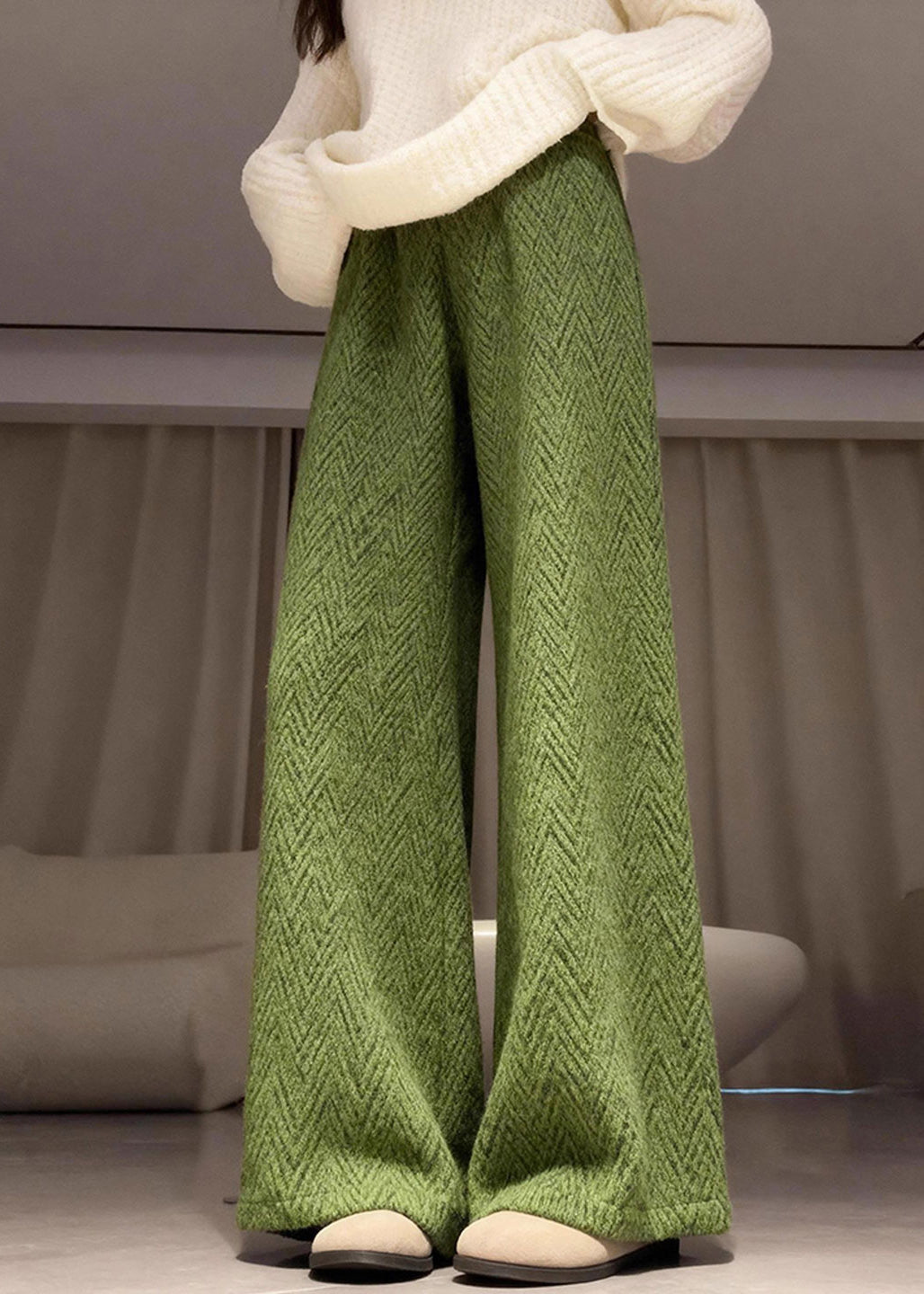 Well Tailored Pants with a Graceful Silhouette
