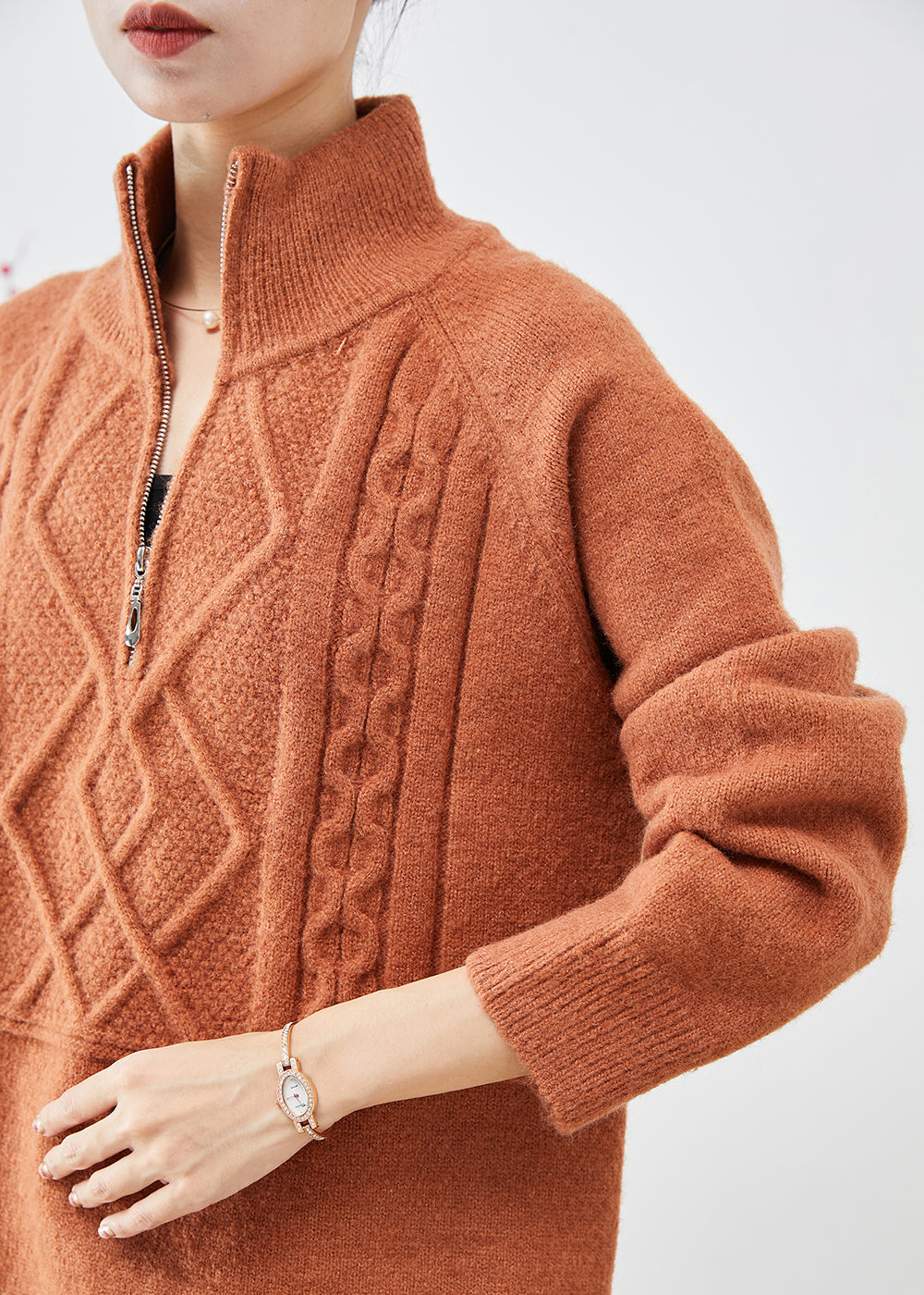 Effortlessly Elegant Sweater with a Timeless Design