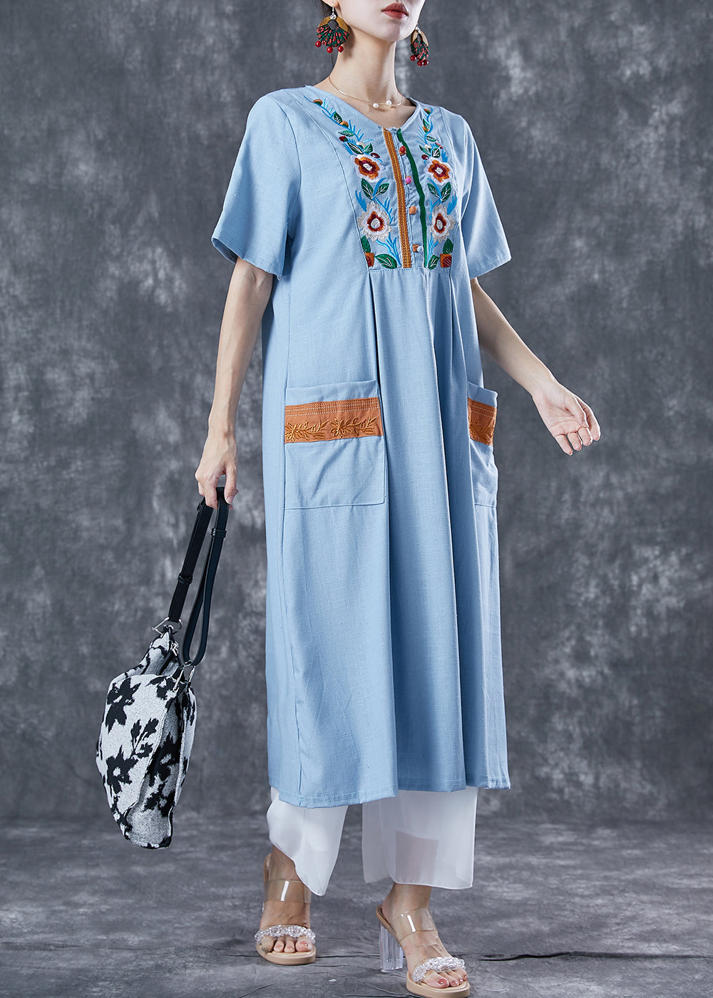 Well Tailored Dress with a Graceful Silhouette