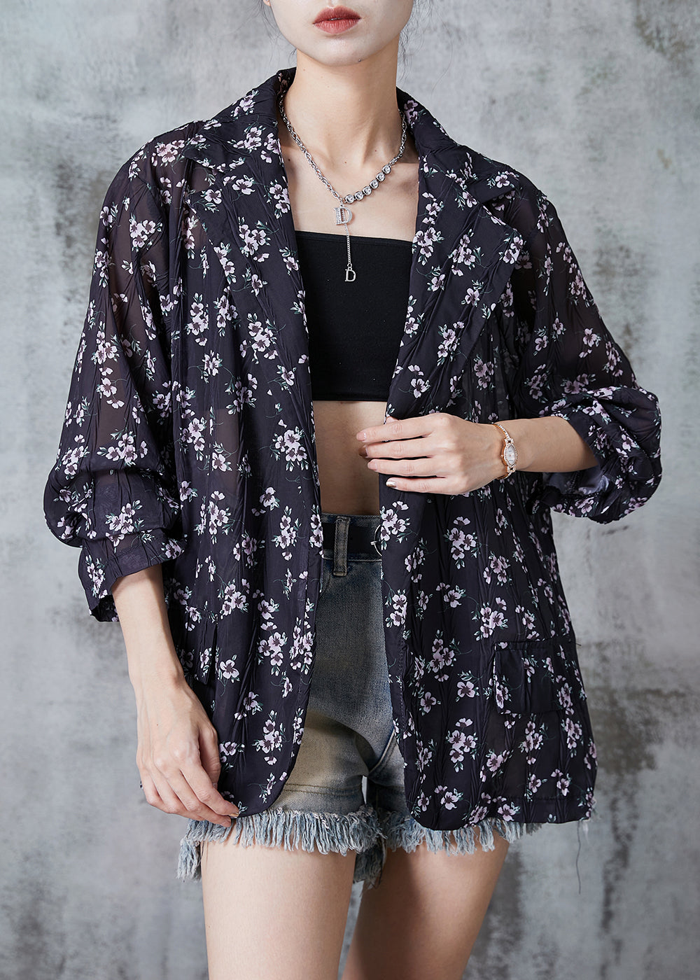 Well Tailored Jacket with a Graceful Silhouette