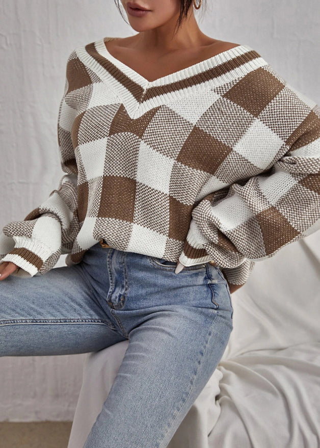 Effortlessly Elegant Sweater with a Timeless Design