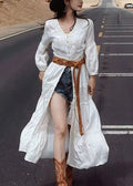 Well Tailored Blouse with a Graceful Silhouette