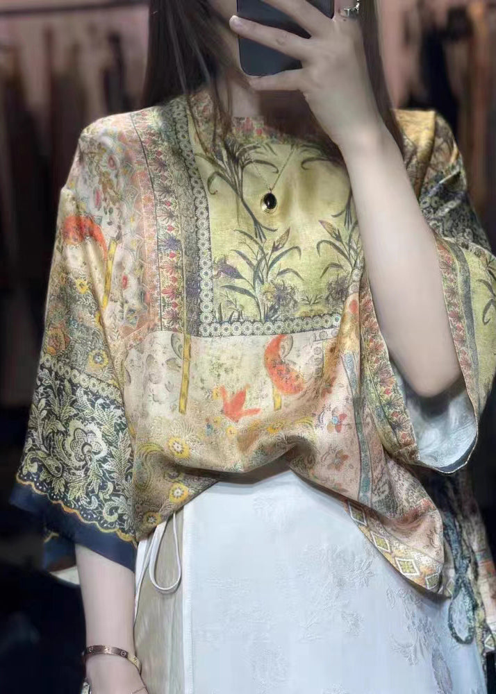 Effortlessly Elegant Top with a Timeless Design