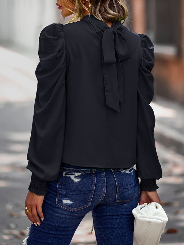 Well Tailored Blouse with a Graceful Silhouette