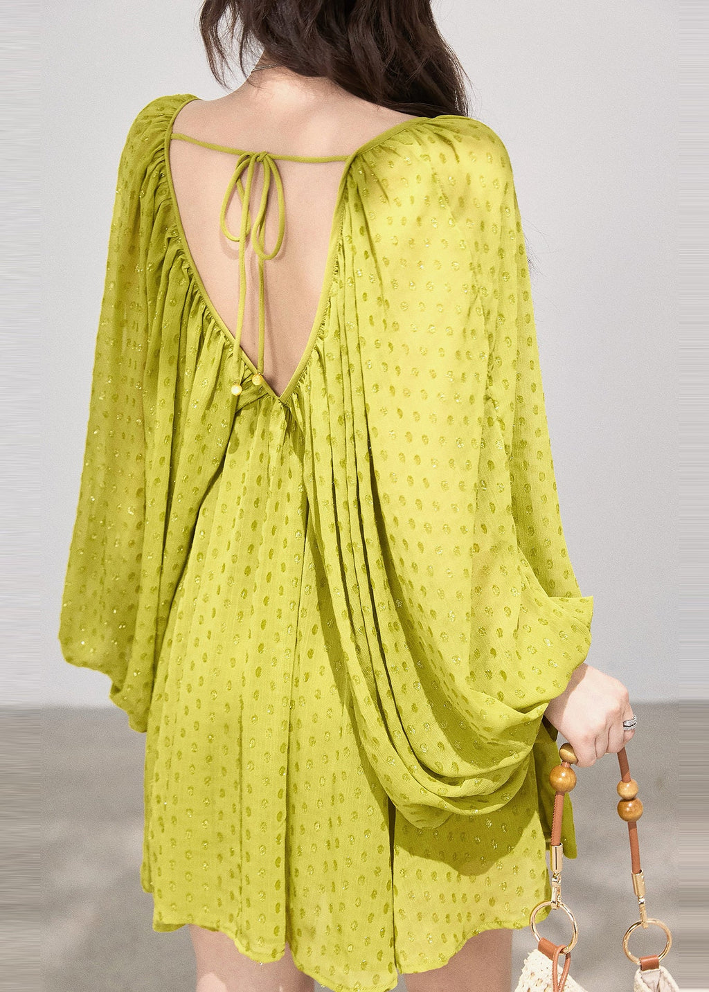 Well Tailored Dress with a Graceful Silhouette