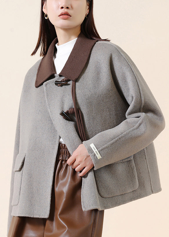 Effortlessly Elegant Coat with a Timeless Design