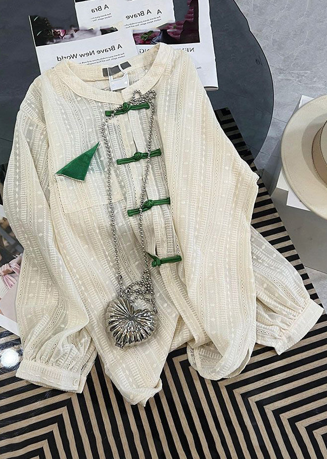Classic Vintage Shirt with a Flattering Fit