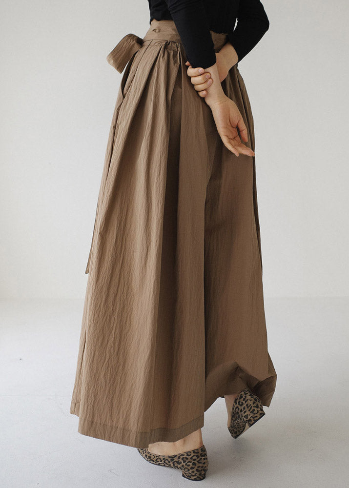 Well Tailored Pants with a Graceful Silhouette