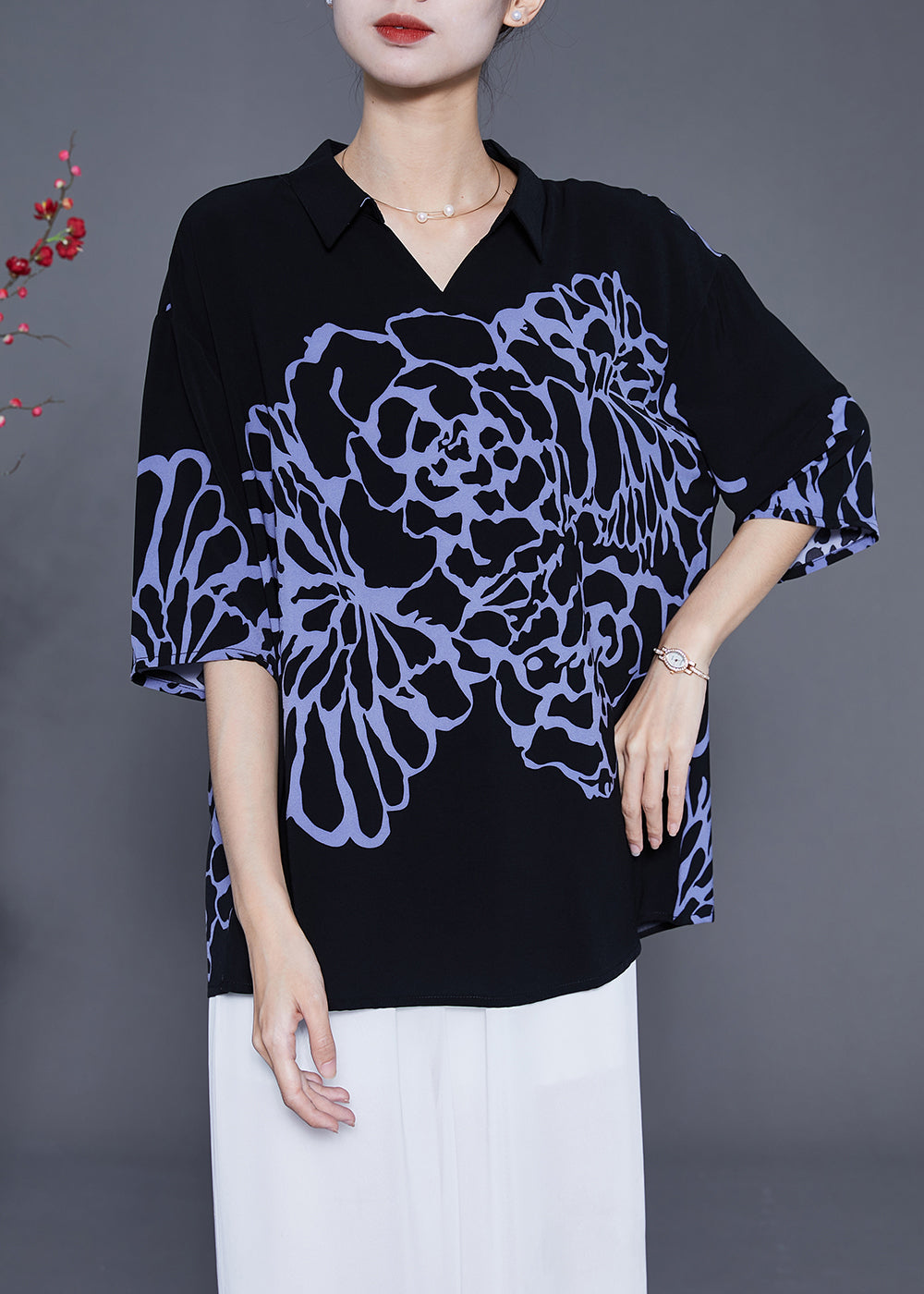 Well Tailored Blouse with a Graceful Silhouette