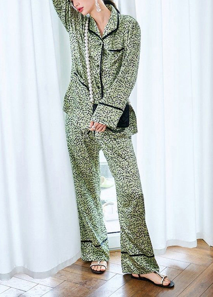 Casually Elegant Garment with a Refined Edge