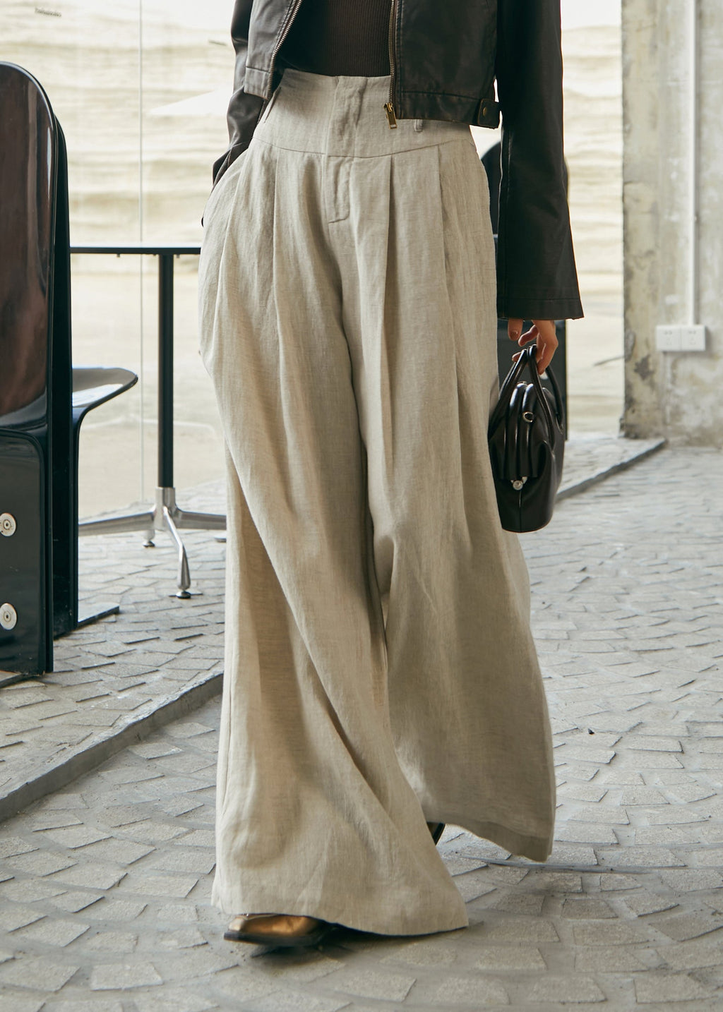 Classic Vintage Pants with a Flattering Fit
