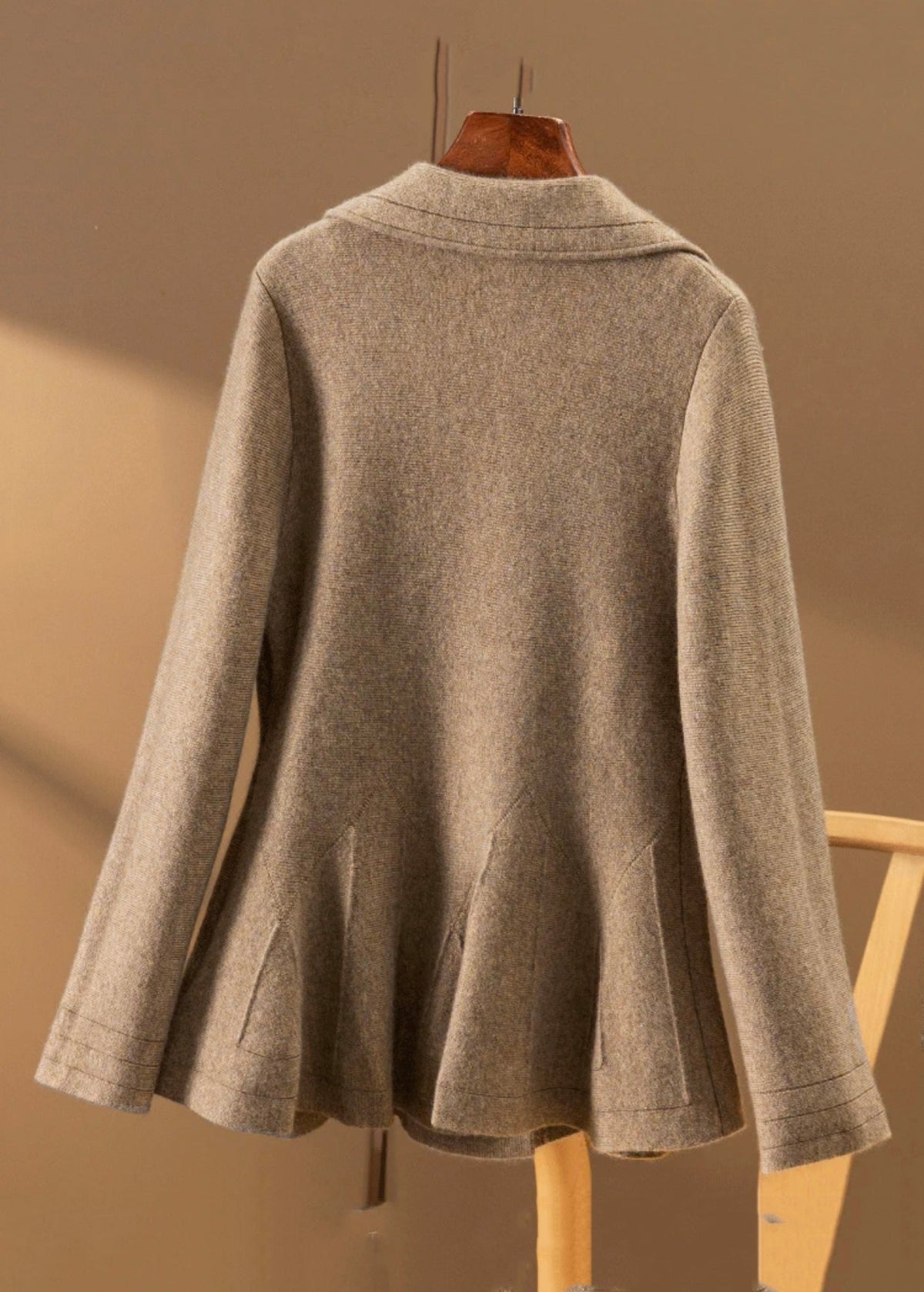 Effortlessly Elegant Coat with a Timeless Design