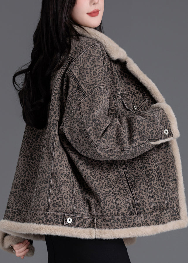 Sophisticated Jacket with a Clean Classic Look