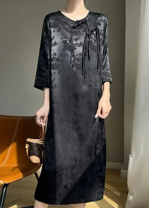 Well Tailored Dress with a Graceful Silhouette