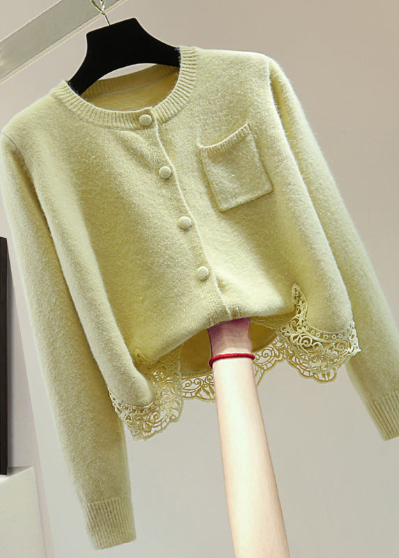 Classic Vintage Sweater with a Flattering Fit