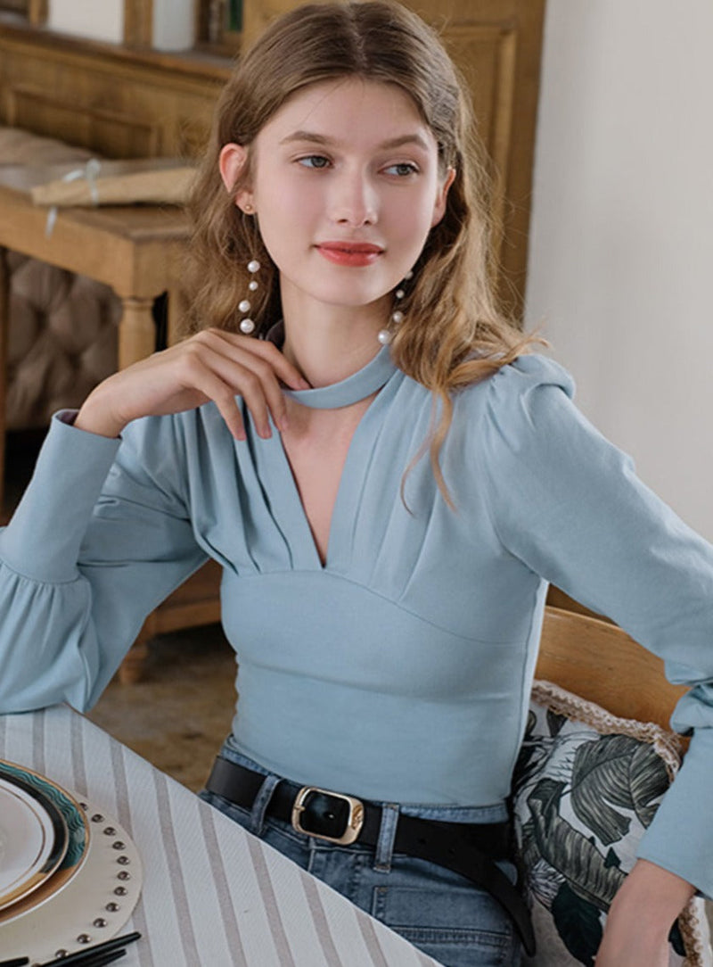 Classic Vintage Blouse with a Flattering Fit